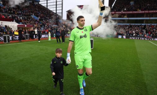 Gest de mare campion făcut de Emiliano Martinez. Portarul Argentinian a jucat în finala Europa League cu un deget de la mână rupt