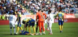 VIDEO | Yohan Roche, transportat la spital cu ambulanţa, după meciul cu FC Botoşani